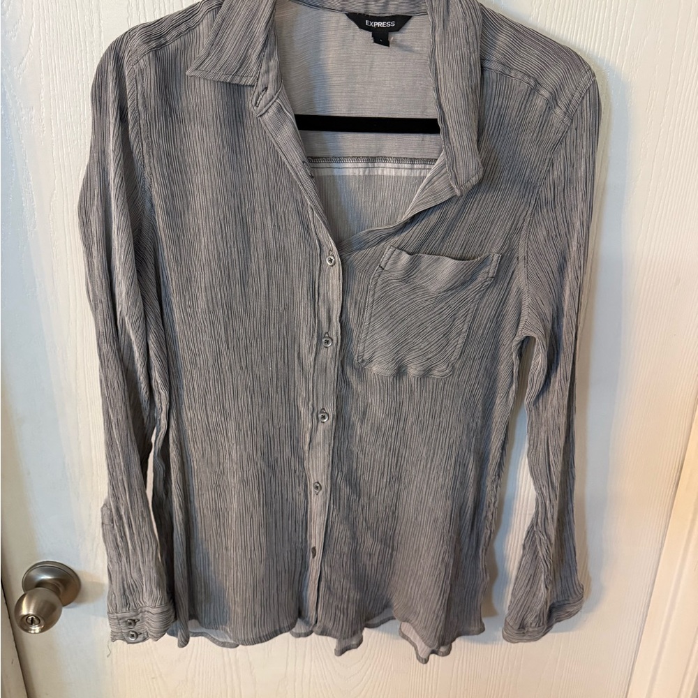 Express Striped Collared Button-Up Shirt in Light Gray and Black